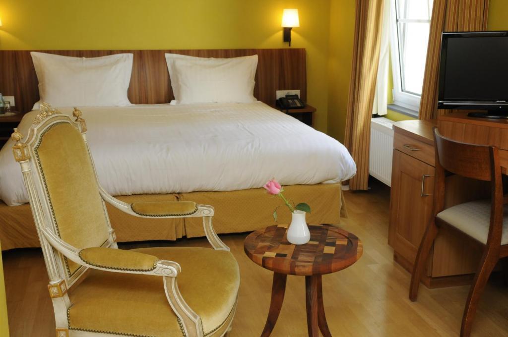 ホテル Manoir Kasselslay クレルヴォー 部屋 写真