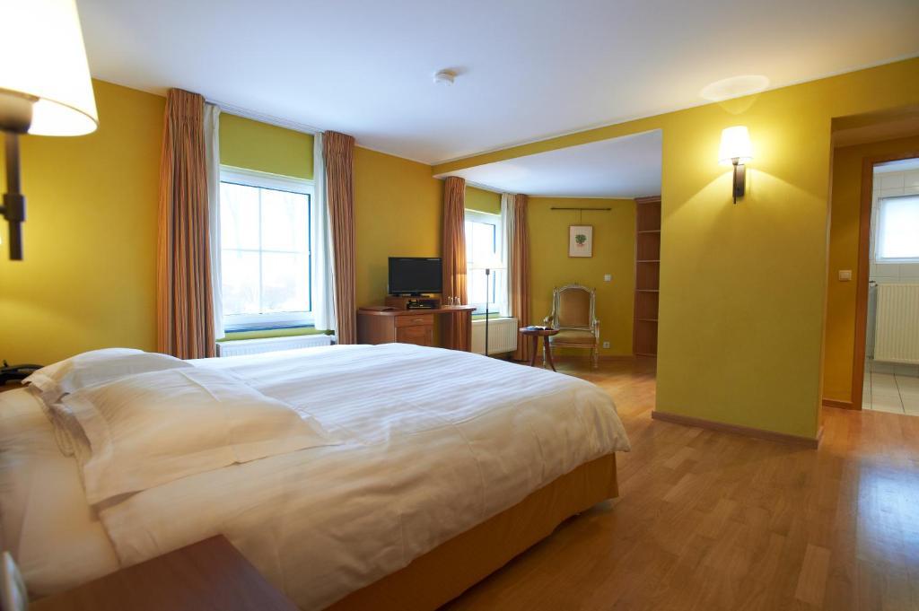 ホテル Manoir Kasselslay クレルヴォー 部屋 写真